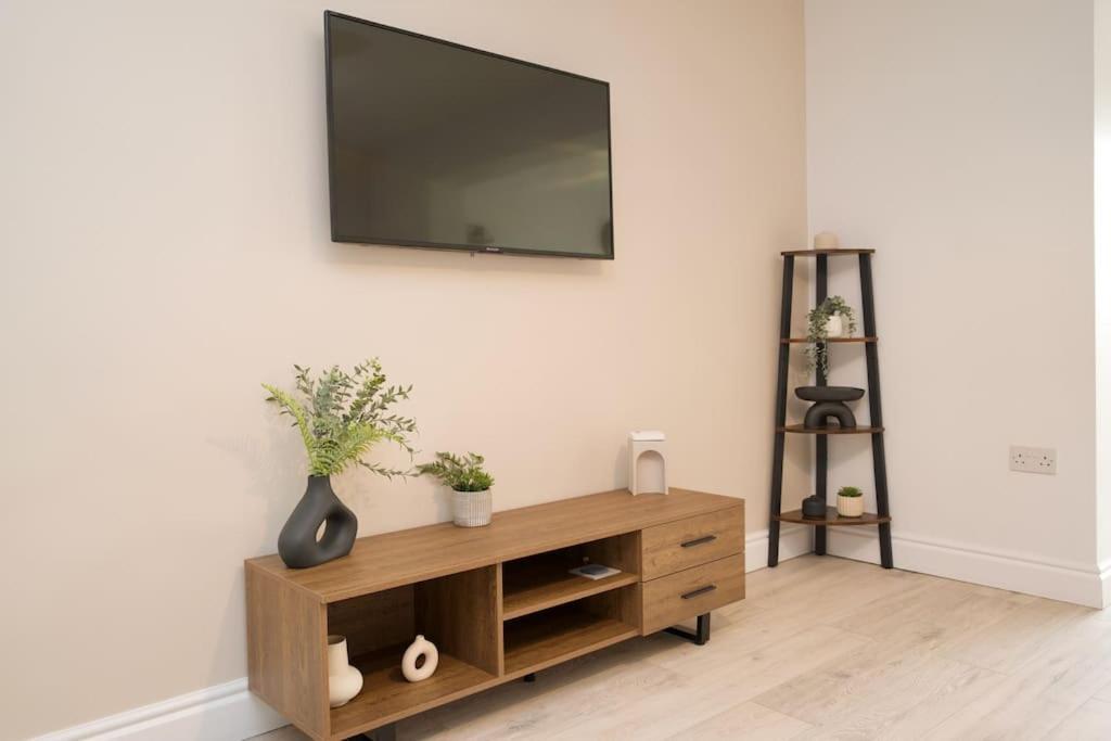 Hall Lane House - 4bed Gem Near Hospital With Free Driveway Parking Coventry