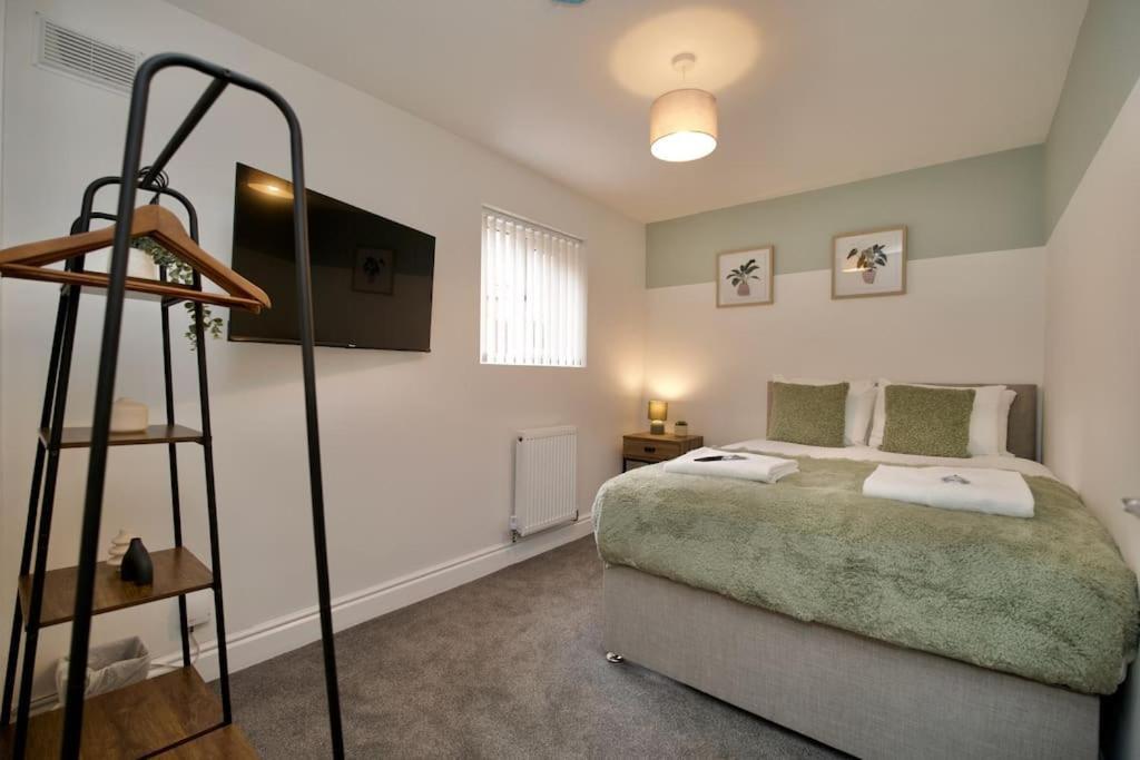 Hall Lane House - 4bed Gem Near Hospital With Free Driveway Parking